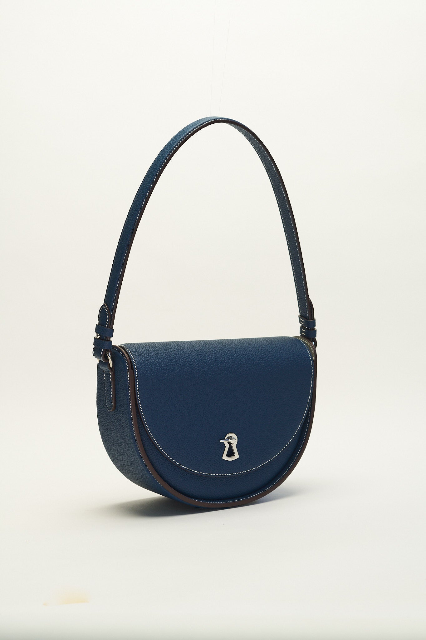 Mid Summer Shoulder Carry -Navy