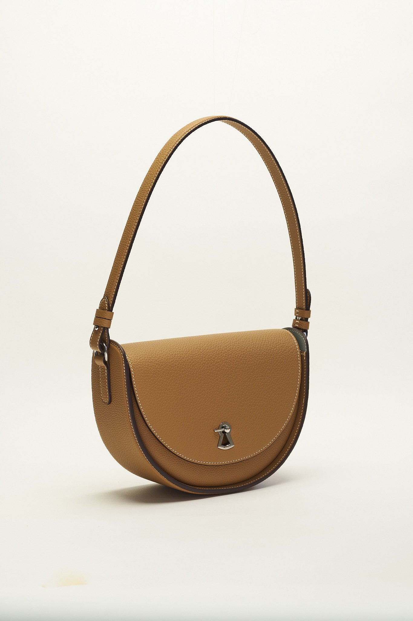 Mid Summer Shoulder Carry - Caramel